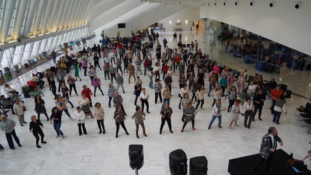 Image Los centros sociales celebran la primavera con una gran fiesta en el Palacio de Exposiciones y Congresos Ciudad de Oviedo